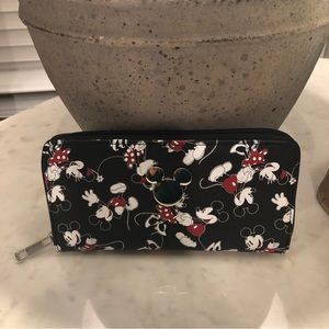 Disney Mickey Mouse and Minnie Mouse Black zip around Wallet